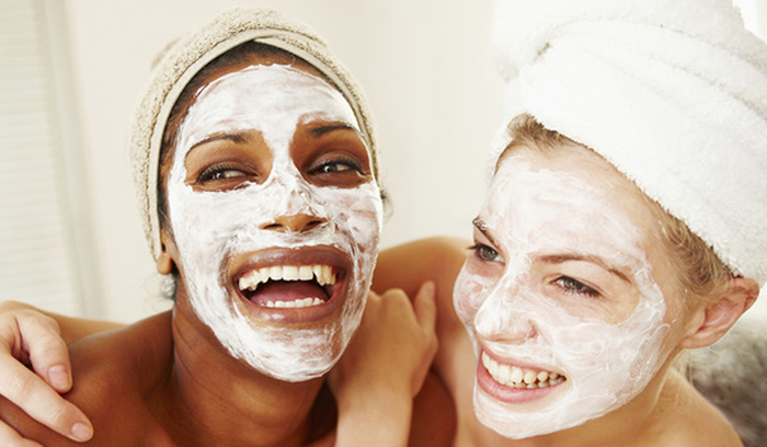 8 ترفند ساده آماده سازی پوست قبل مهمانی برای خانم ها