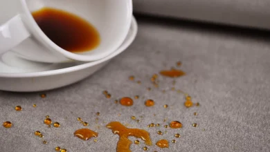 پاک کردن لکه چای از روی مبل